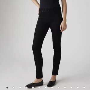 Levi’s 311 Shaping Skinny Women’s Jeans // Size 33 x 30